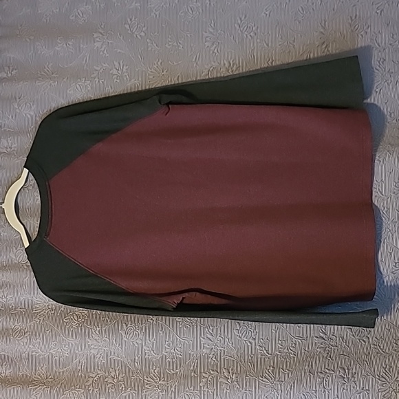 🌸 Orvis Women's Two Toned Burgundy and Charcoal Gray Long Sleeve Top, XXL - Picture 4 of 4